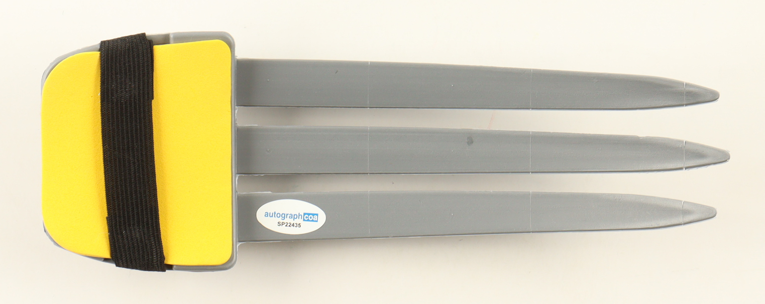 Hugh Jackman Signed "Wolverine" Replica Claws (AutographCOA) at PristineAuction.com Hugh Jackman Signed "Wolverine" Replica Claws (AutographCOA) at PristineAuction.com