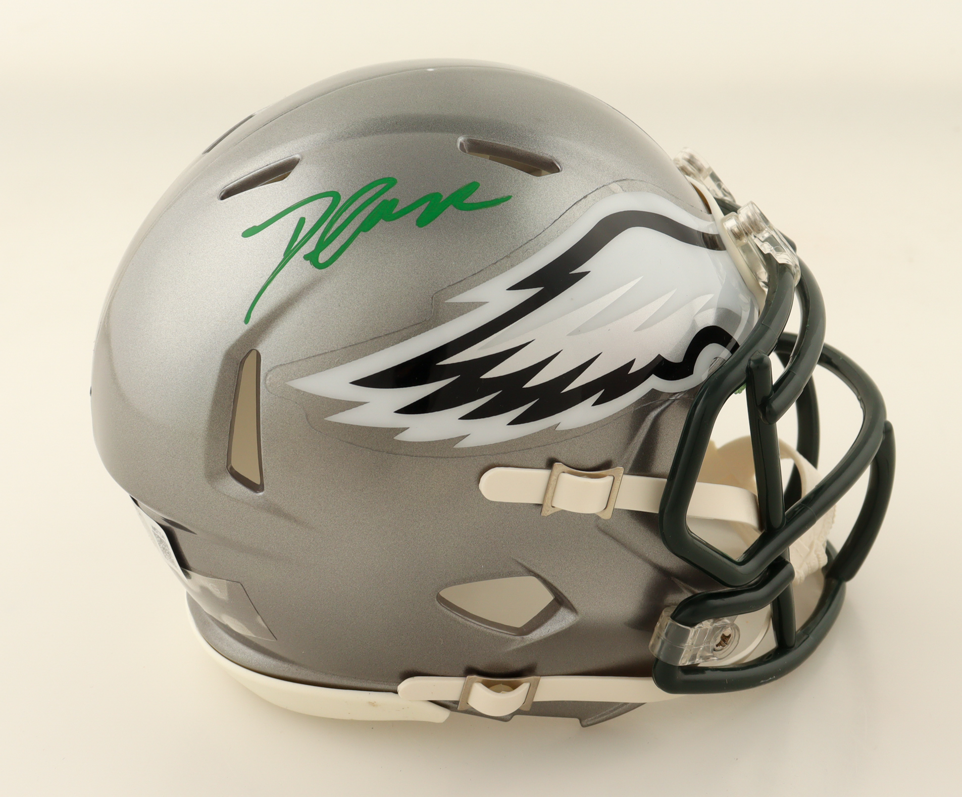 D'Andre Swift Signed Eagles Flash Alternate Speed Mini Helmet (Beckett) at PristineAuction.com D'Andre Swift Signed Eagles Flash Alternate Speed Mini Helmet (Beckett) at PristineAuction.com