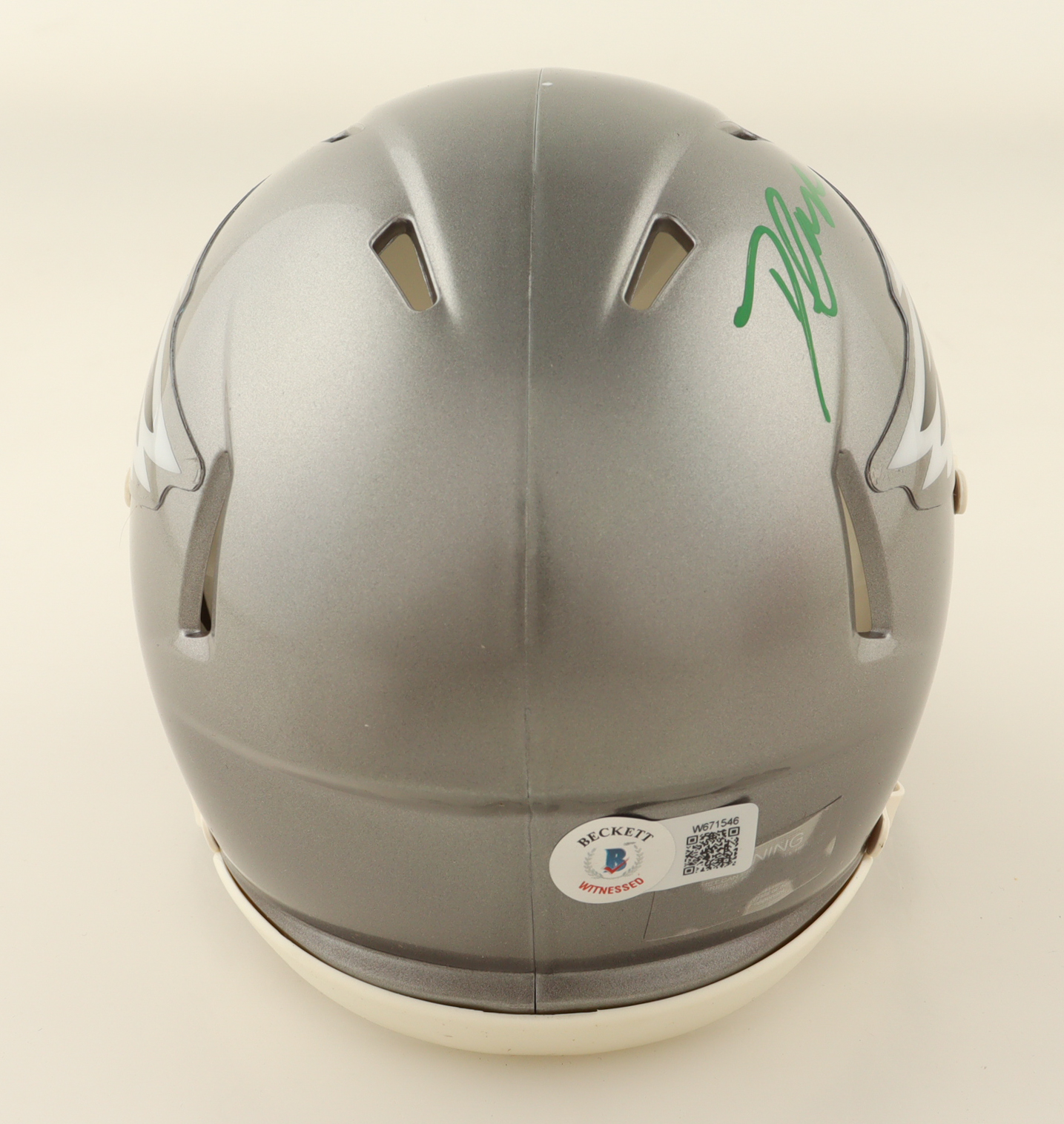 D'Andre Swift Signed Eagles Flash Alternate Speed Mini Helmet (Beckett) at PristineAuction.com D'Andre Swift Signed Eagles Flash Alternate Speed Mini Helmet (Beckett) at PristineAuction.com