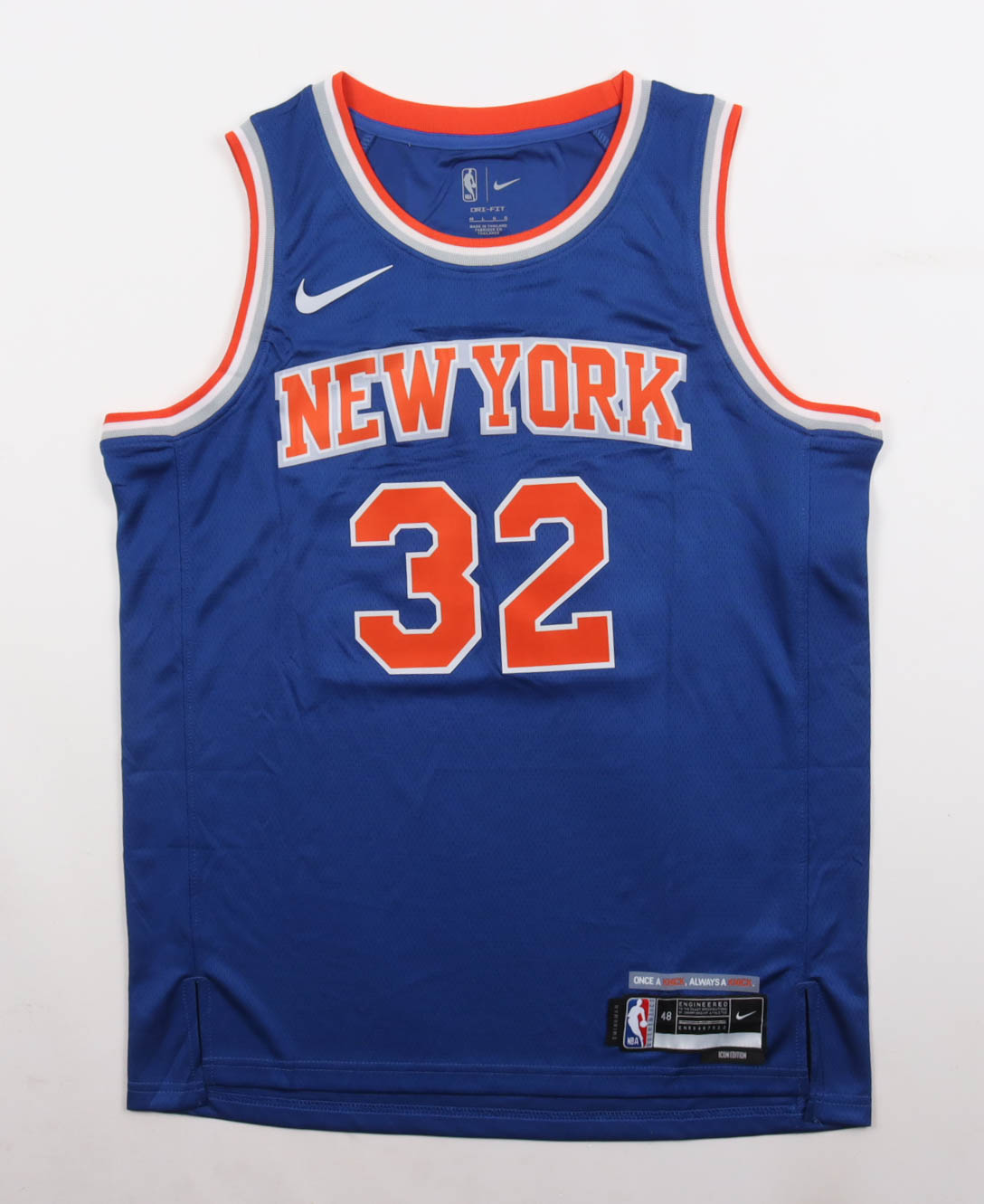 Karl-Anthony Towns Signed Knicks Nike Authentic Jersey (Beckett) at PristineAuction.com Karl-Anthony Towns Signed Knicks Nike Authentic Jersey (Beckett) at PristineAuction.com