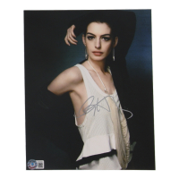 Anne Hathaway Signed 8x10 Photo (Beckett) at PristineAuction.com