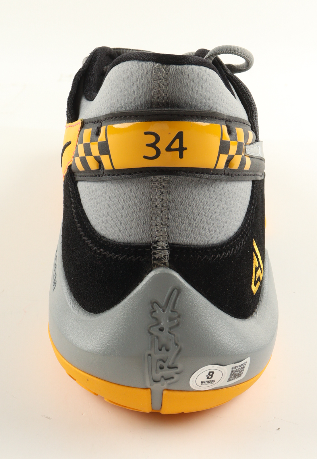 Giannis Antetokounmpo Signed Player Edition Basketball Shoe (Beckett) at PristineAuction.com Giannis Antetokounmpo Signed Player Edition Basketball Shoe (Beckett) at PristineAuction.com