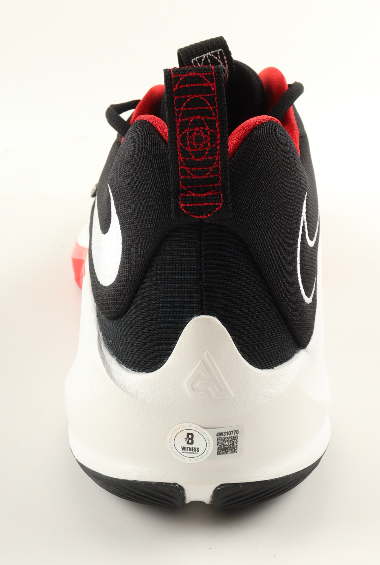 Giannis Antetokounmpo Signed Player Edition Basketball Shoe (Beckett) at PristineAuction.com Giannis Antetokounmpo Signed Player Edition Basketball Shoe (Beckett) at PristineAuction.com