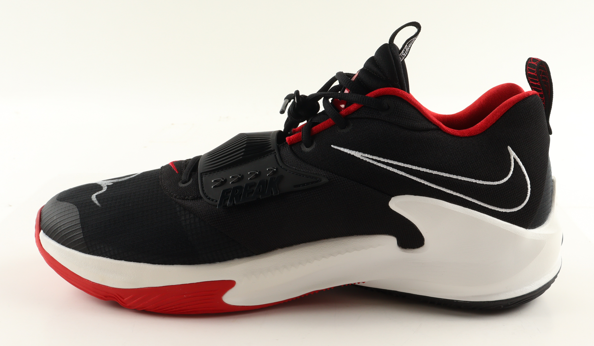 Giannis Antetokounmpo Signed Player Edition Basketball Shoe (Beckett) at PristineAuction.com Giannis Antetokounmpo Signed Player Edition Basketball Shoe (Beckett) at PristineAuction.com