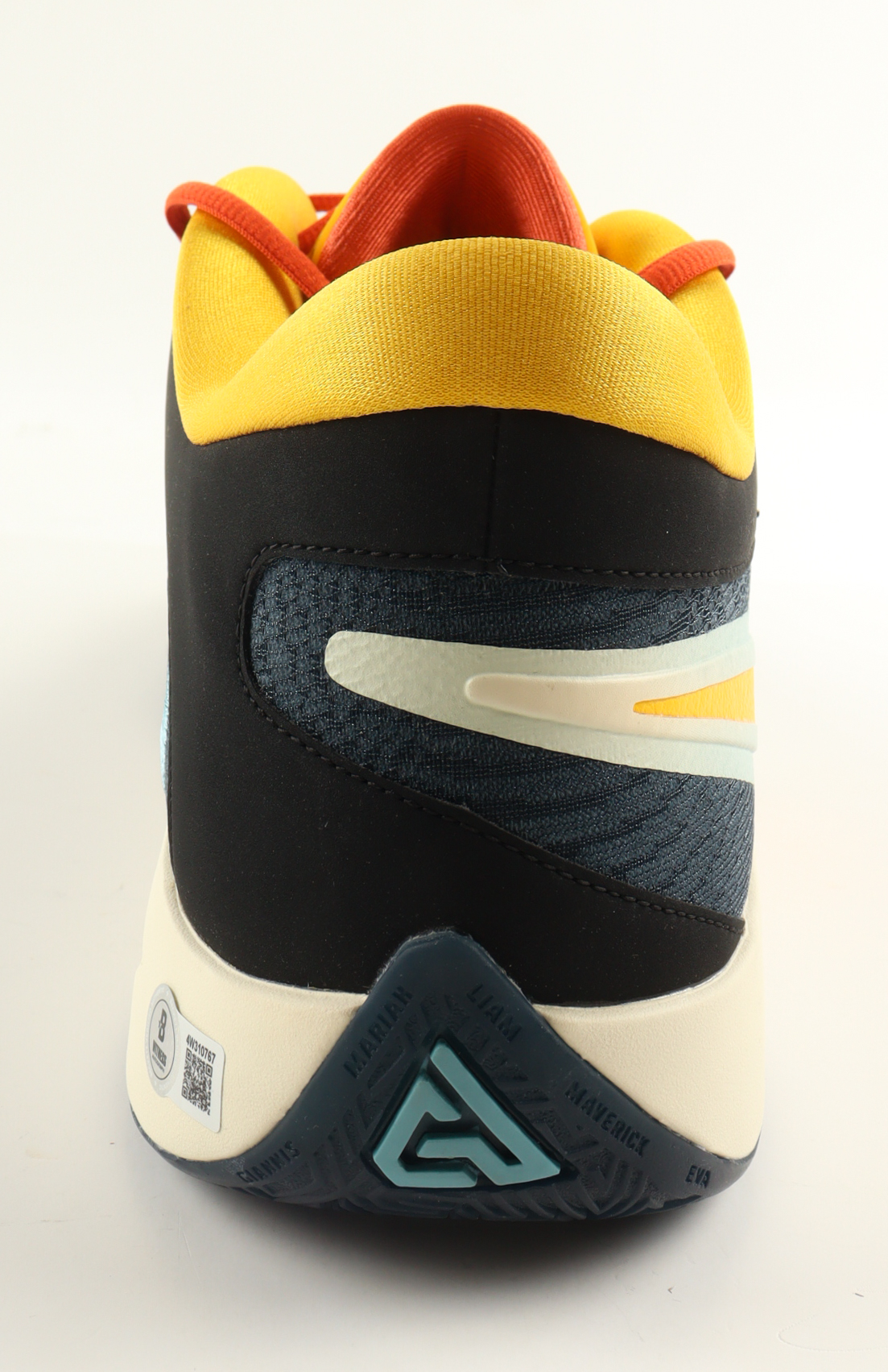 Giannis Antetokounmpo Signed Player Edition Basketball Shoe (Beckett) at PristineAuction.com Giannis Antetokounmpo Signed Player Edition Basketball Shoe (Beckett) at PristineAuction.com