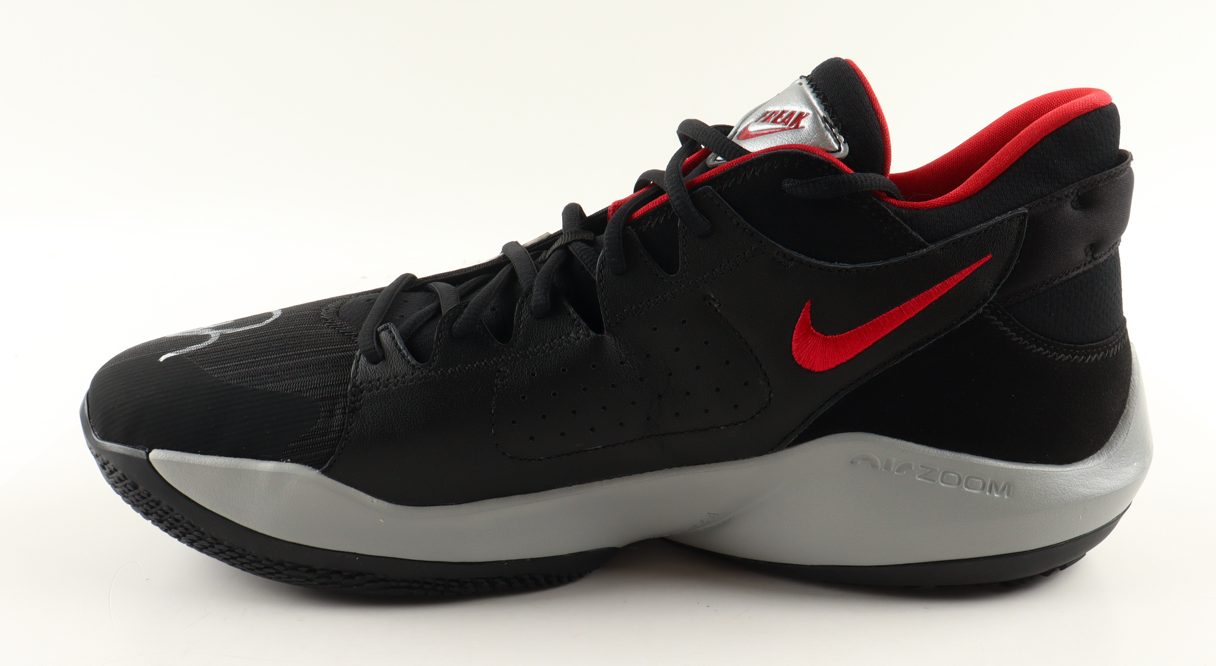 Giannis Antetokounmpo Signed Player Edition Basketball Shoe (Beckett) at PristineAuction.com Giannis Antetokounmpo Signed Player Edition Basketball Shoe (Beckett) at PristineAuction.com