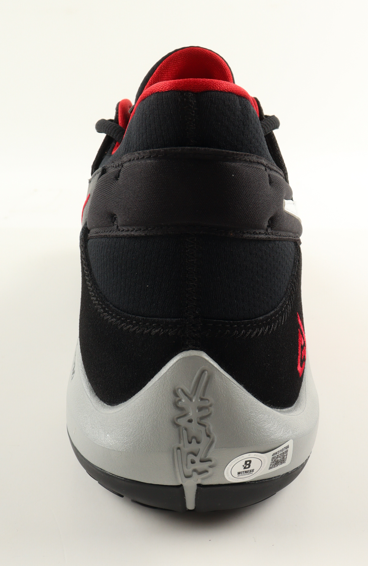 Giannis Antetokounmpo Signed Player Edition Basketball Shoe (Beckett) at PristineAuction.com Giannis Antetokounmpo Signed Player Edition Basketball Shoe (Beckett) at PristineAuction.com