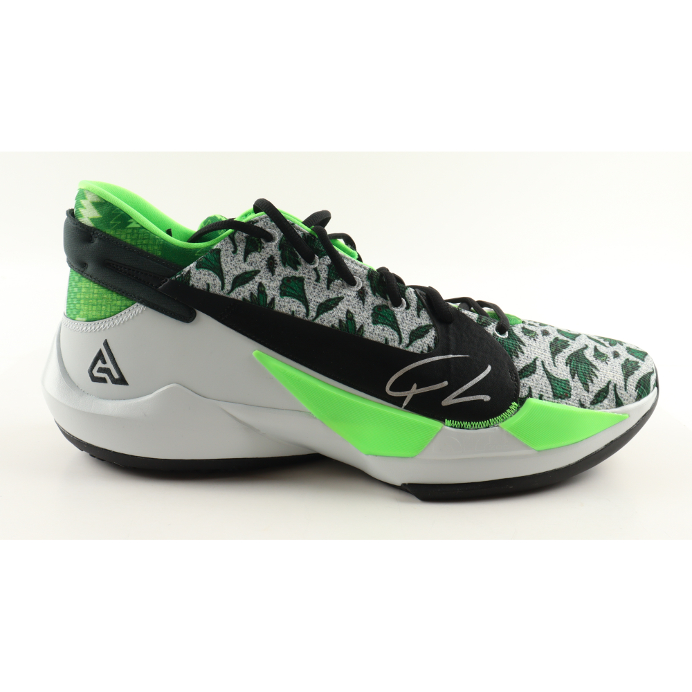 Giannis Antetokounmpo Signed Player Edition Basketball Shoe (Beckett) at PristineAuction.com