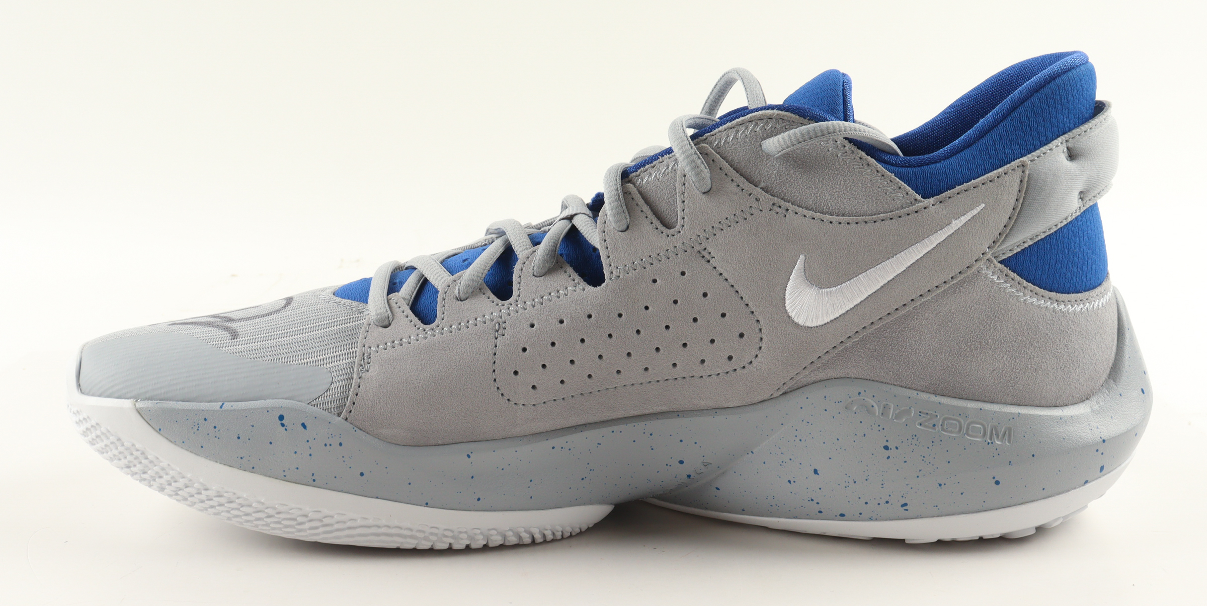 Giannis Antetokounmpo Signed Player Edition Basketball Shoe (Beckett) at PristineAuction.com Giannis Antetokounmpo Signed Player Edition Basketball Shoe (Beckett) at PristineAuction.com