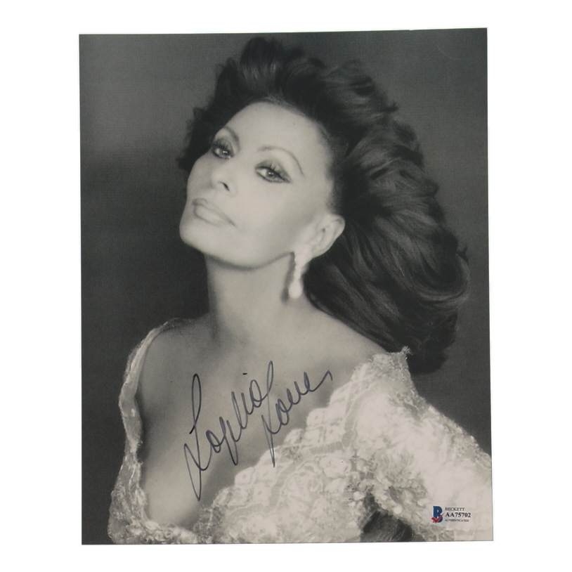 Sophia Loren Signed 8x10 Photo (Beckett) at PristineAuction.com Sophia Loren Signed 8x10 Photo (Beckett) at PristineAuction.com