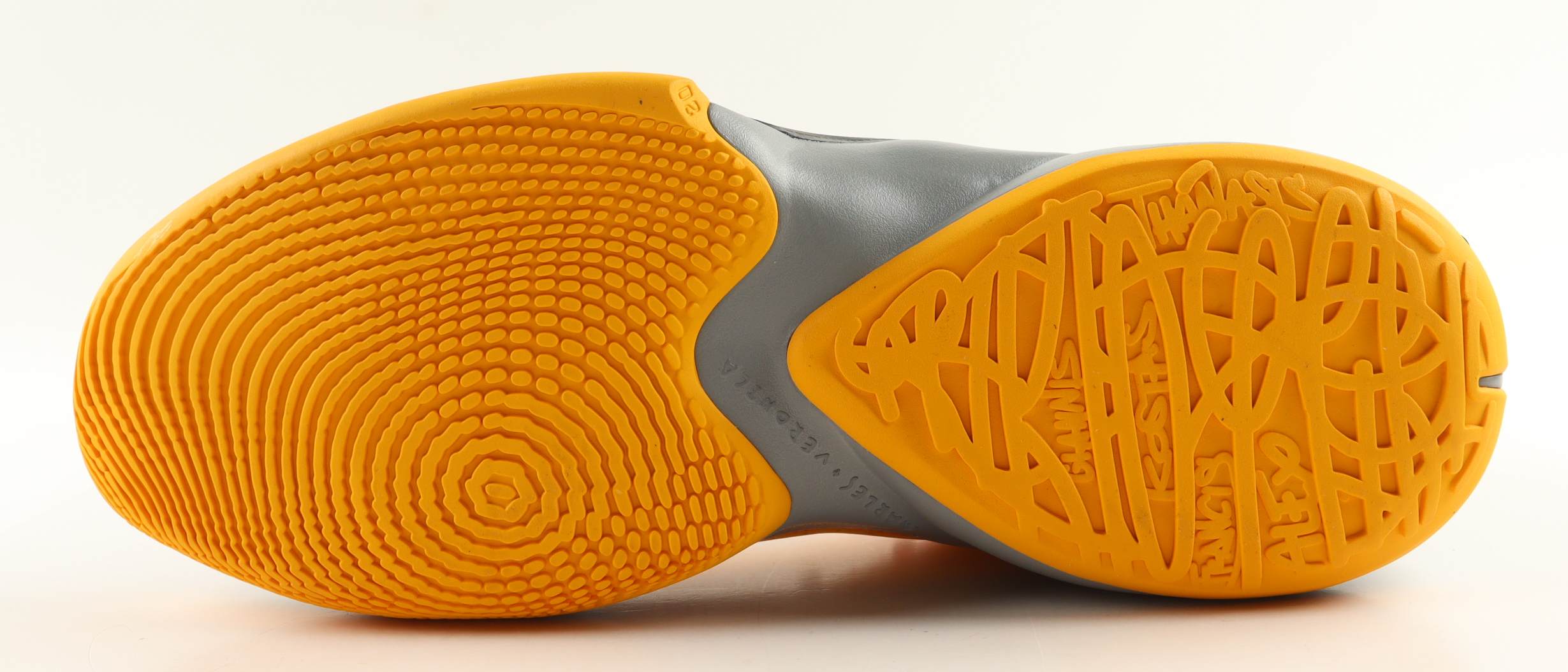 Giannis Antetokounmpo Signed Player Edition Basketball Shoe (Beckett) at PristineAuction.com Giannis Antetokounmpo Signed Player Edition Basketball Shoe (Beckett) at PristineAuction.com