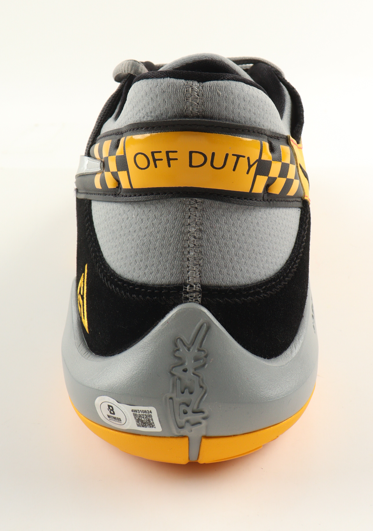 Giannis Antetokounmpo Signed Player Edition Basketball Shoe (Beckett) at PristineAuction.com Giannis Antetokounmpo Signed Player Edition Basketball Shoe (Beckett) at PristineAuction.com