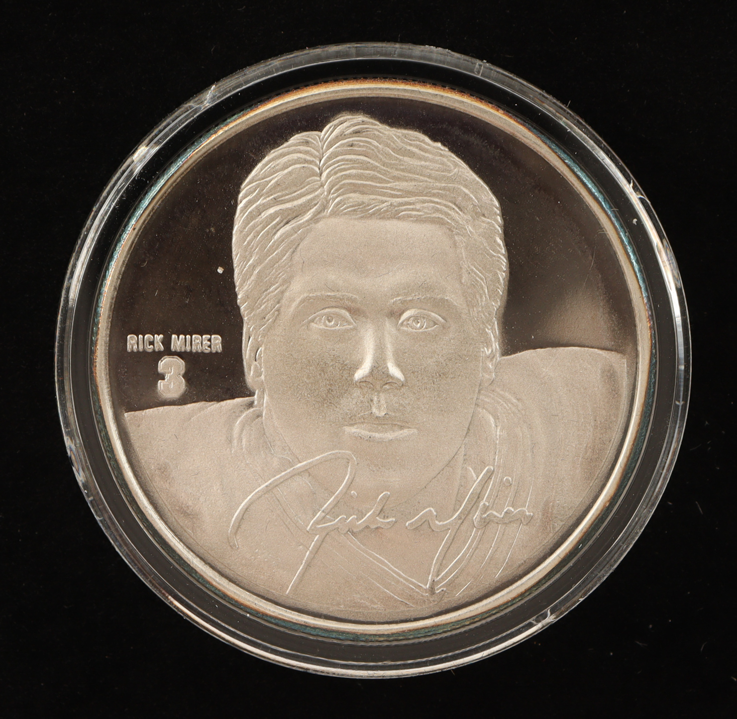 Rick Mirer LE The Highland Mint 1 Troy Oz .999 Fine Silver Commemorative Bullion Round at PristineAuction.com Rick Mirer LE The Highland Mint 1 Troy Oz .999 Fine Silver Commemorative Bullion Round at PristineAuction.com