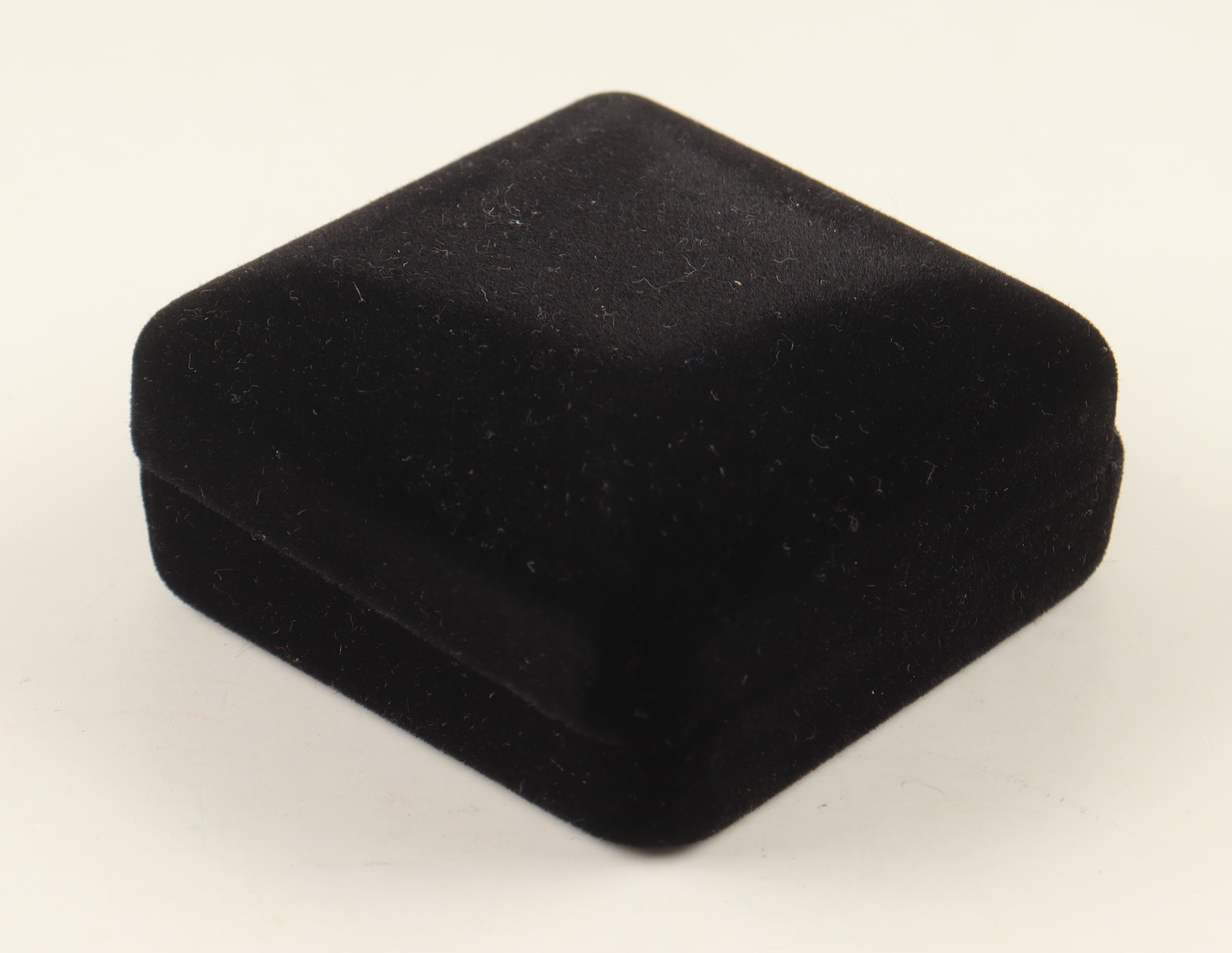 Marshall Faulk LE The Highland Mint 1 Troy Oz .999 Fine Silver Commemorative Bullion Round at PristineAuction.com Marshall Faulk LE The Highland Mint 1 Troy Oz .999 Fine Silver Commemorative Bullion Round at PristineAuction.com