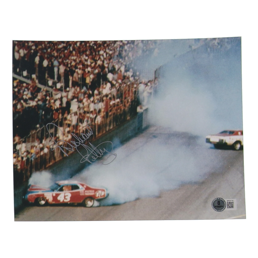 Richard Petty Signed NASCAR 11x14 Photo (Beckett) at PristineAuction.com Richard Petty Signed NASCAR 11x14 Photo (Beckett) at PristineAuction.com