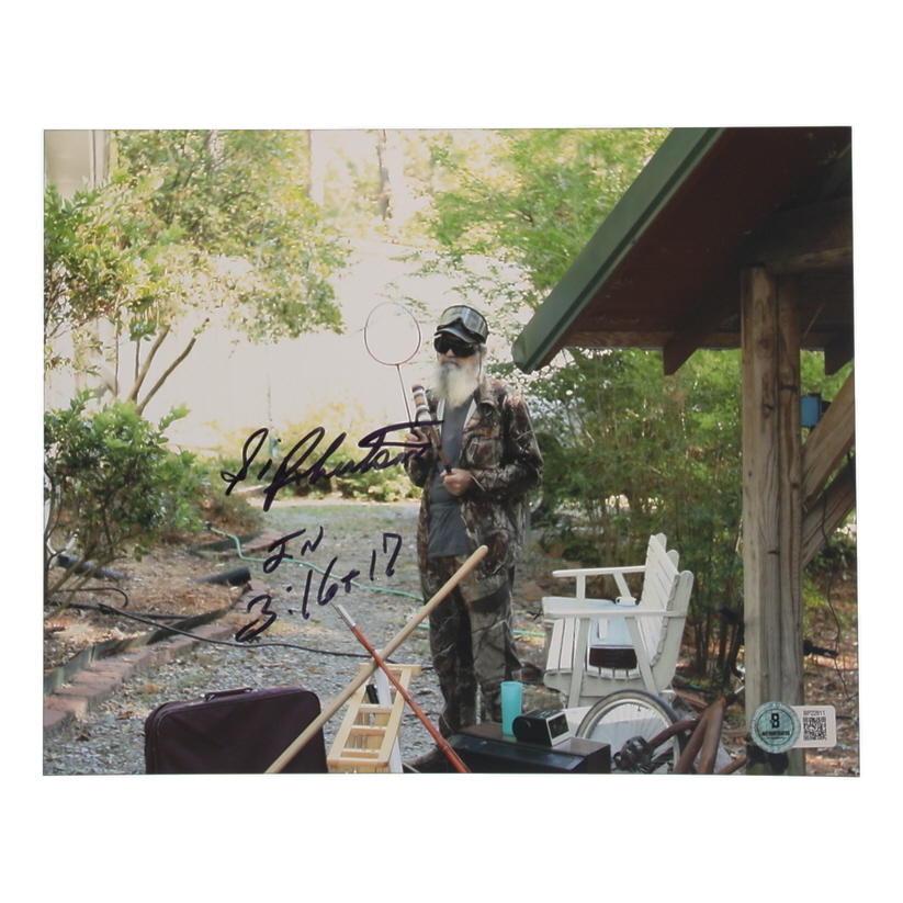 Si Robertson Signed "Duck Dynasty" 8x10 Photo (Beckett) at PristineAuction.com Si Robertson Signed "Duck Dynasty" 8x10 Photo (Beckett) at PristineAuction.com
