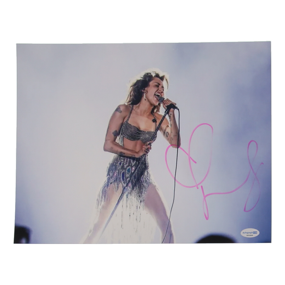 Miley Cyrus Signed 11x14 Photo (ACOA) at PristineAuction.com Miley Cyrus Signed 11x14 Photo (ACOA) at PristineAuction.com