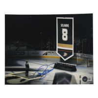 Teemu Selanne Signed Ducks 8x10 Photo (Beckett) at PristineAuction.com