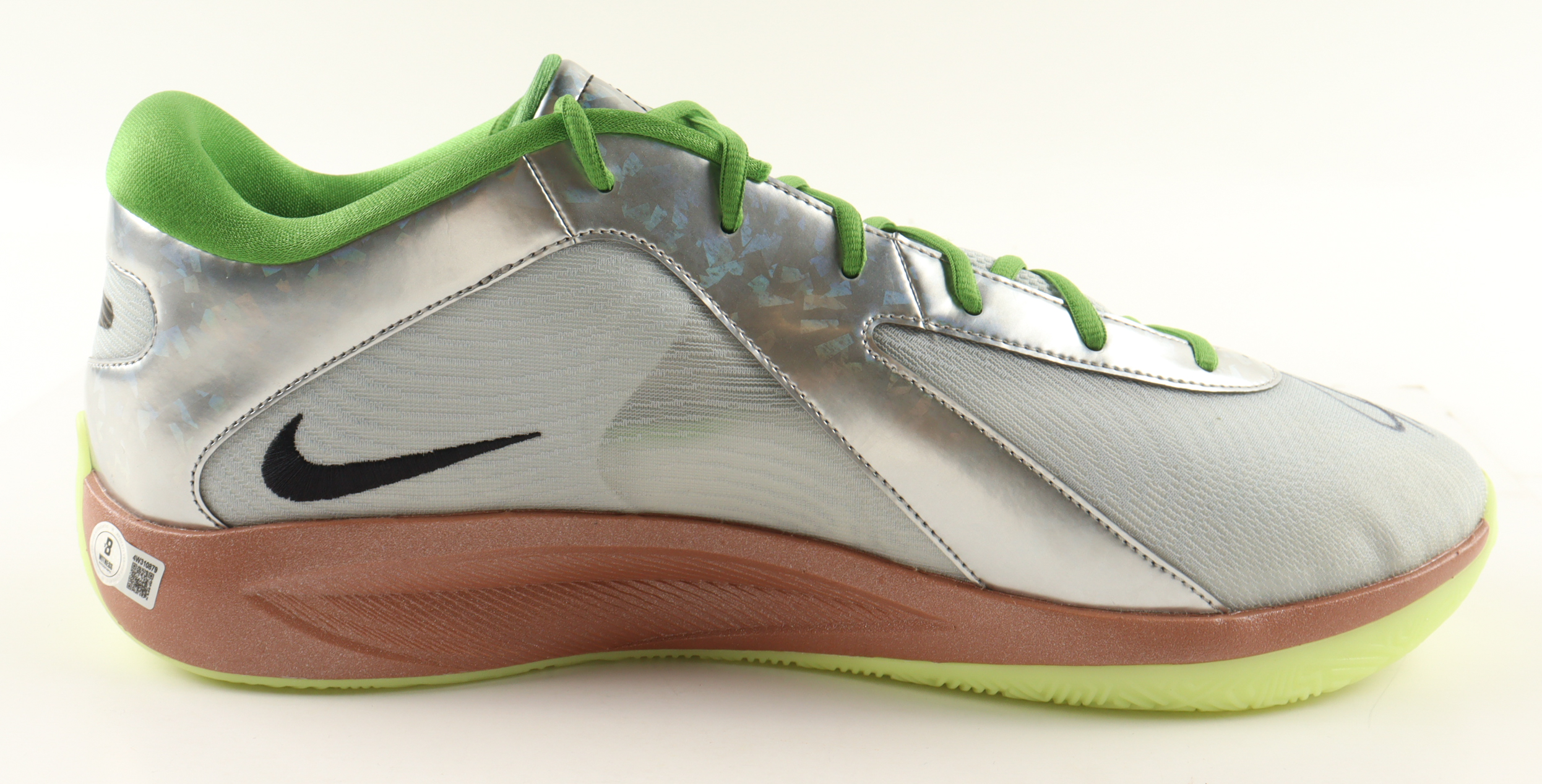 Giannis Antetokounmpo Signed Player Edition Basketball Shoe (Beckett) at PristineAuction.com Giannis Antetokounmpo Signed Player Edition Basketball Shoe (Beckett) at PristineAuction.com