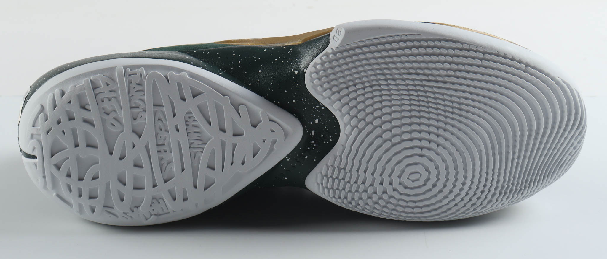 Giannis Antetokounmpo Signed Player Edition Basketball Shoe (Beckett) at PristineAuction.com Giannis Antetokounmpo Signed Player Edition Basketball Shoe (Beckett) at PristineAuction.com