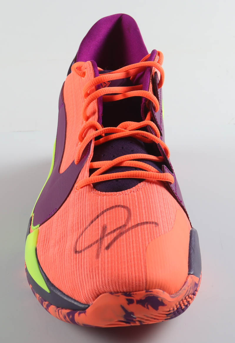 Giannis Antetokounmpo Signed Player Edition Basketball Shoe (Beckett) at PristineAuction.com Giannis Antetokounmpo Signed Player Edition Basketball Shoe (Beckett) at PristineAuction.com