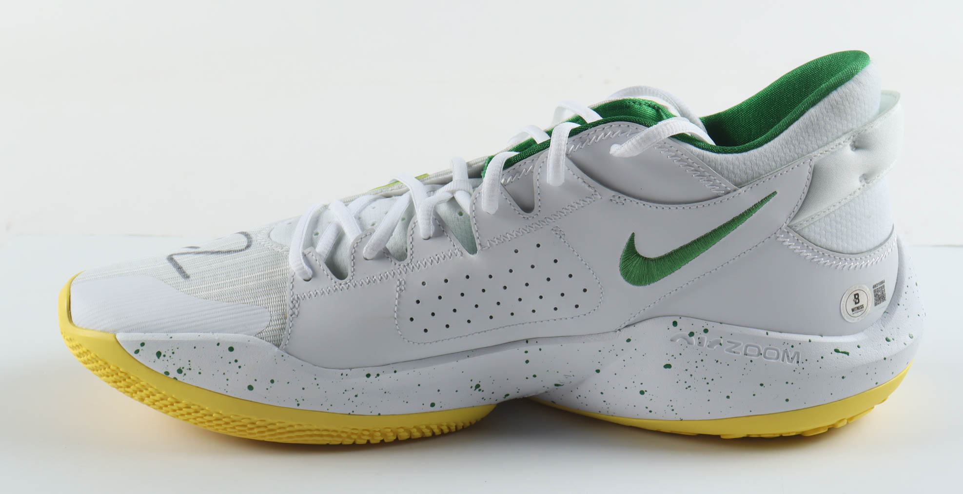 Giannis Antetokounmpo Signed Player Edition Basketball Shoe (Beckett) at PristineAuction.com Giannis Antetokounmpo Signed Player Edition Basketball Shoe (Beckett) at PristineAuction.com