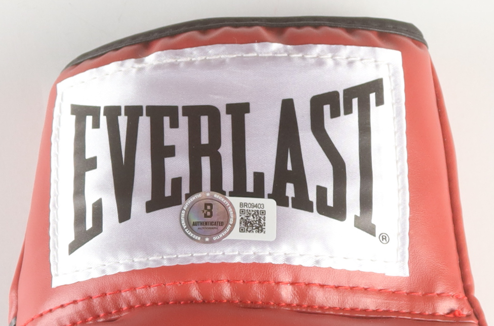 Roy Jones Jr. Signed Everlast Boxing Glove (Beckett) at PristineAuction.com Roy Jones Jr. Signed Everlast Boxing Glove (Beckett) at PristineAuction.com