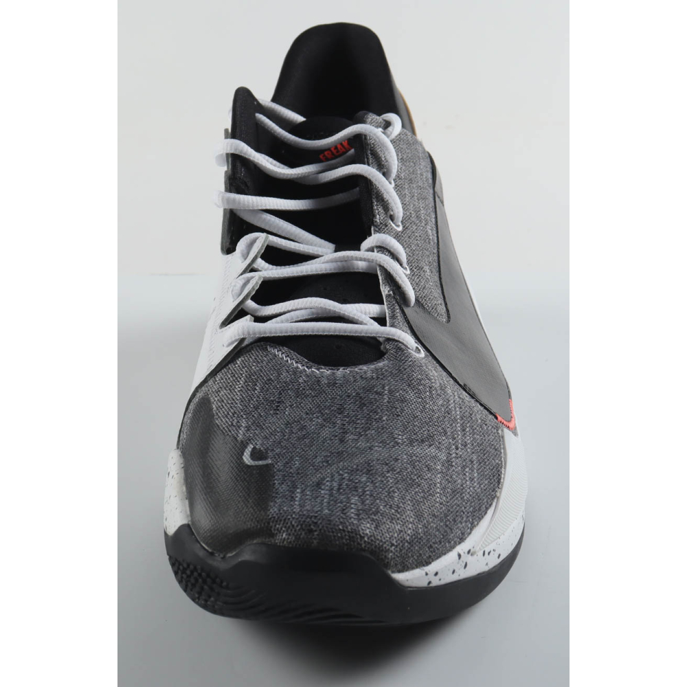 Giannis Antetokounmpo Signed Player Edition Basketball Shoe (Beckett) at PristineAuction.com