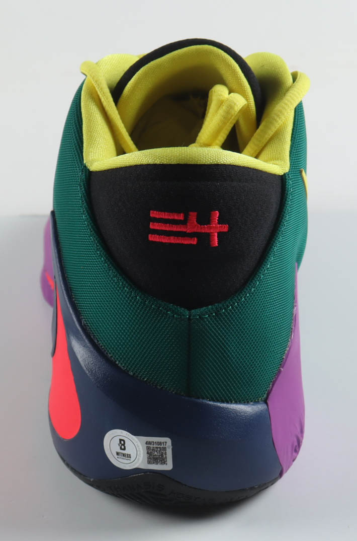 Giannis Antetokounmpo Signed Player Edition Basketball Shoe (Beckett) at PristineAuction.com Giannis Antetokounmpo Signed Player Edition Basketball Shoe (Beckett) at PristineAuction.com