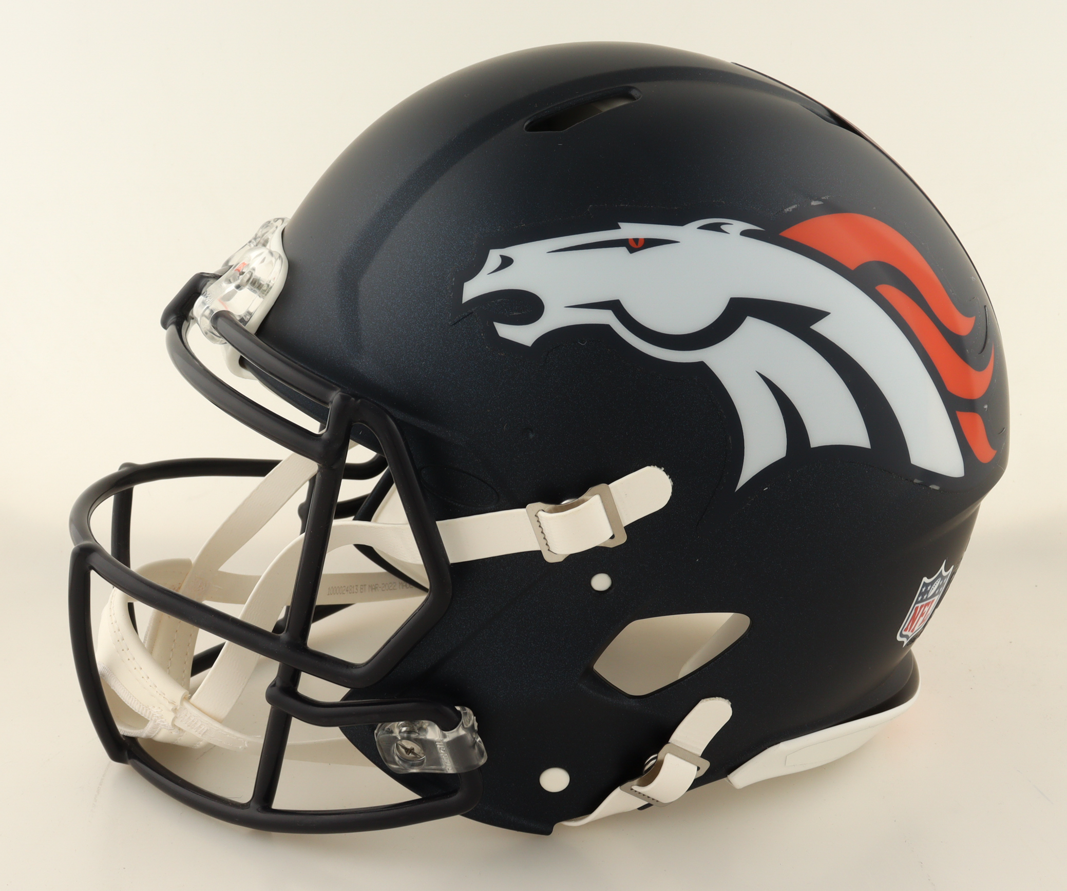 Bo Nix Signed Broncos Full-Size Authentic On-Field Helmet (Beckett) at PristineAuction.com Bo Nix Signed Broncos Full-Size Authentic On-Field Helmet (Beckett) at PristineAuction.com