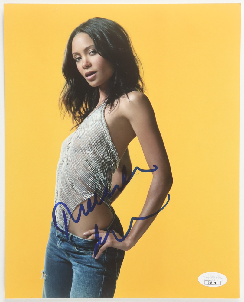 Thandie Newton Signed 8x10 Photo (JSA) at PristineAuction.com Thandie Newton Signed 8x10 Photo (JSA) at PristineAuction.com