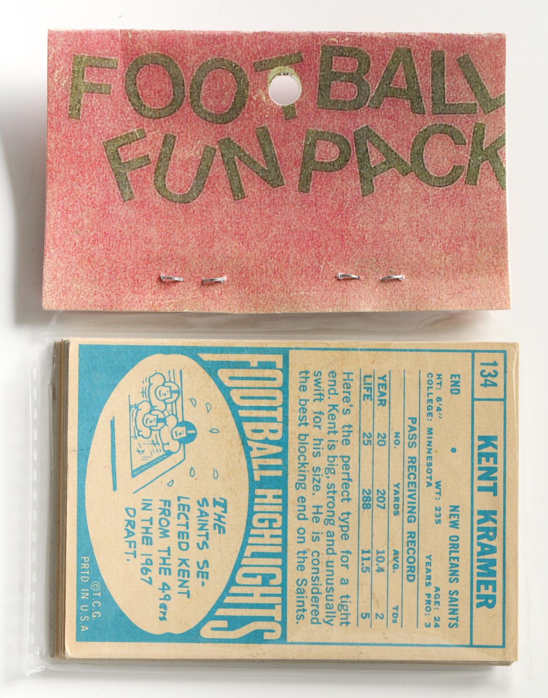 1968 Topps Football Card Fun Pack with (10) Cards at PristineAuction.com 1968 Topps Football Card Fun Pack with (10) Cards at PristineAuction.com