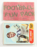 1968 Topps Football Card Fun Pack with (10) Cards at PristineAuction.com