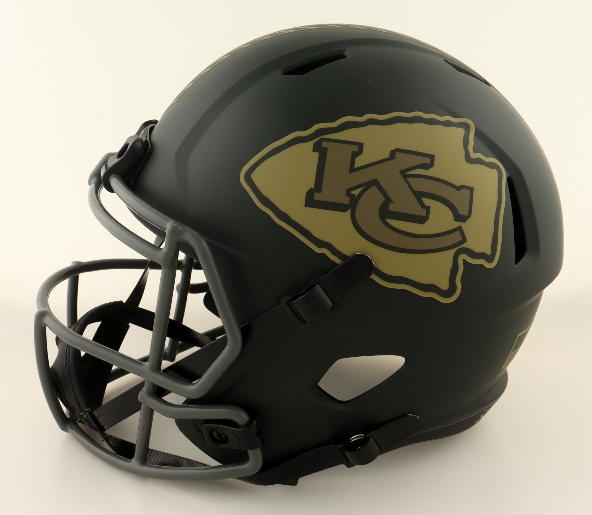 Jamaal Charles Signed Chiefs Full-Size Salute To Service Alternate Speed Helmet (JSA) at PristineAuction.com Jamaal Charles Signed Chiefs Full-Size Salute To Service Alternate Speed Helmet (JSA) at PristineAuction.com