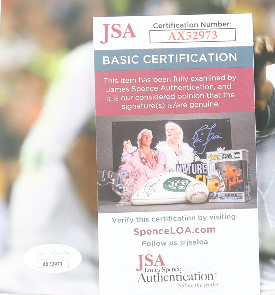 Darron Thomas Signed Oregon Ducks 8x10 Photo (JSA) at PristineAuction.com Darron Thomas Signed Oregon Ducks 8x10 Photo (JSA) at PristineAuction.com