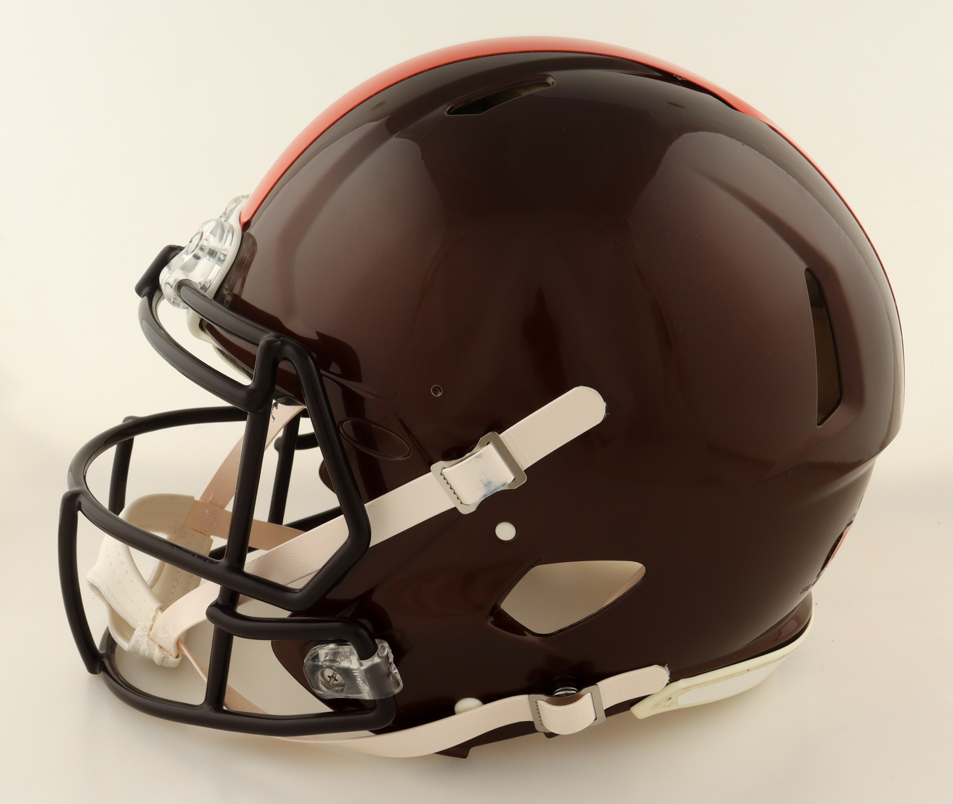 Amari Cooper Signed Browns Full-Size Authentic On-Field Flash Alternate Speed Helmet (Beckett) at PristineAuction.com Amari Cooper Signed Browns Full-Size Authentic On-Field Flash Alternate Speed Helmet (Beckett) at PristineAuction.com