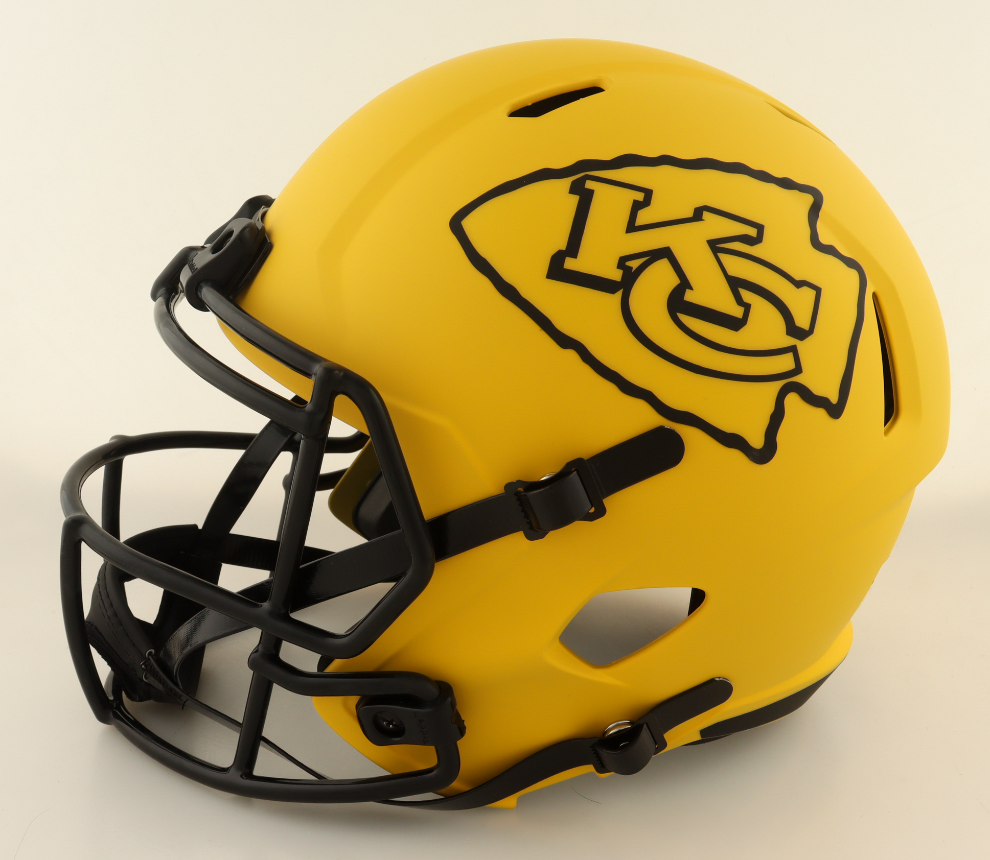 Christian Okoye Signed Chiefs Full-Size Rave Alternate Speed Helmet (JSA) at PristineAuction.com Christian Okoye Signed Chiefs Full-Size Rave Alternate Speed Helmet (JSA) at PristineAuction.com