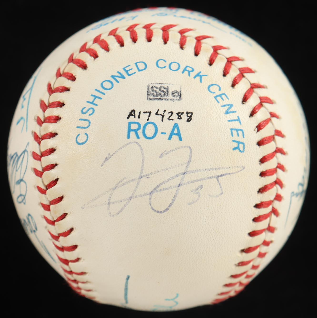 "500 Home Run Club" OAL Baseball Signed By (12) With Mickey Mantle, Willie Mays, Hank Aaron, Ted Williams (Beckett) at PristineAuction.com "500 Home Run Club" OAL Baseball Signed By (12) With Mickey Mantle, Willie Mays, Hank Aaron, Ted Williams (Beckett) at PristineAuction.com
