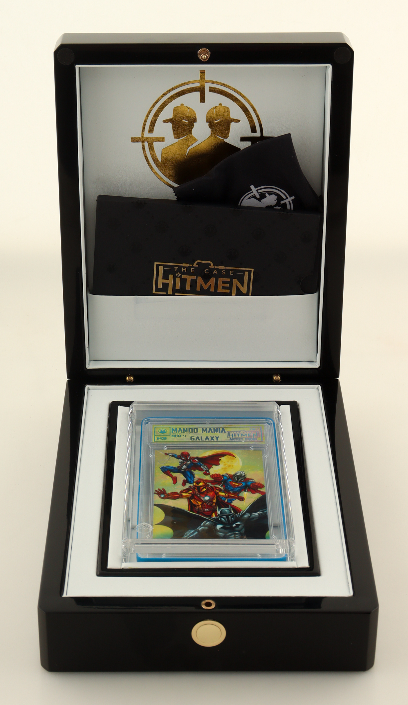 Mando Mania 2025 “Case Hitman” Custom Art Card Artist Proof #420 #1/1 at PristineAuction.com Mando Mania 2025 “Case Hitman” Custom Art Card Artist Proof #420 #1/1 at PristineAuction.com