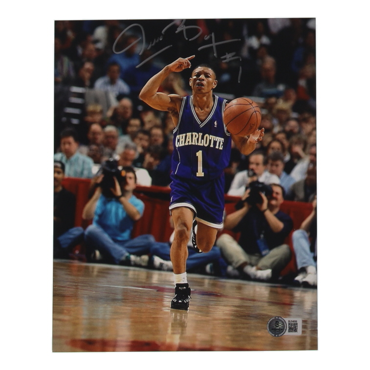 Muggsy Bogues Signed Hornets 8x10 Photo (Beckett) at PristineAuction.com Muggsy Bogues Signed Hornets 8x10 Photo (Beckett) at PristineAuction.com