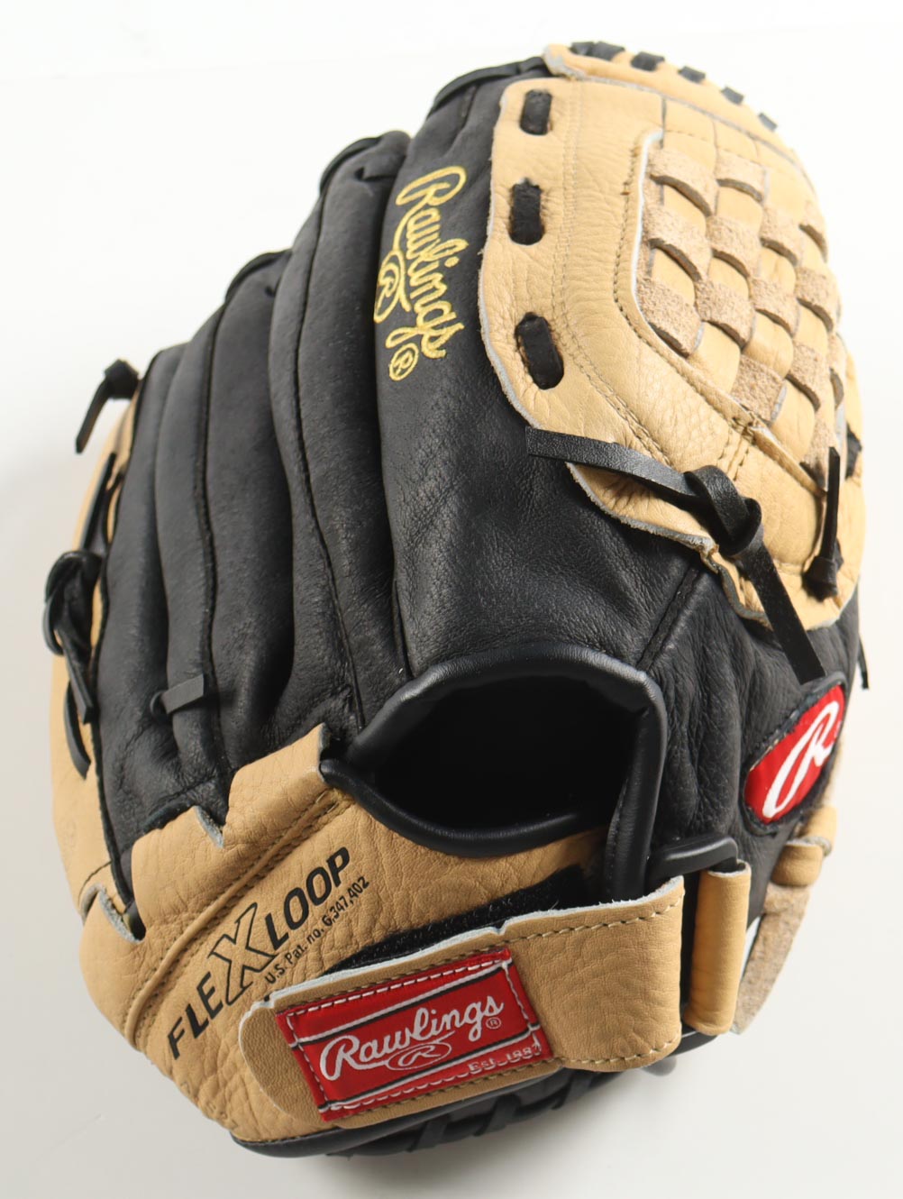 Barry Larkin Signed Rawlings Glove With Display Case Inscribed "3x Gold Glove" (Beckett) at PristineAuction.com Barry Larkin Signed Rawlings Glove With Display Case Inscribed "3x Gold Glove" (Beckett) at PristineAuction.com