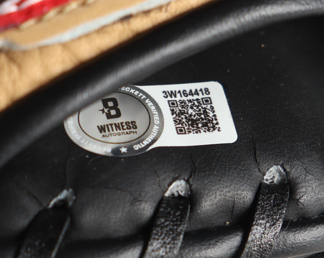 Barry Larkin Signed Rawlings Glove With Display Case Inscribed "3x Gold Glove" (Beckett) at PristineAuction.com Barry Larkin Signed Rawlings Glove With Display Case Inscribed "3x Gold Glove" (Beckett) at PristineAuction.com