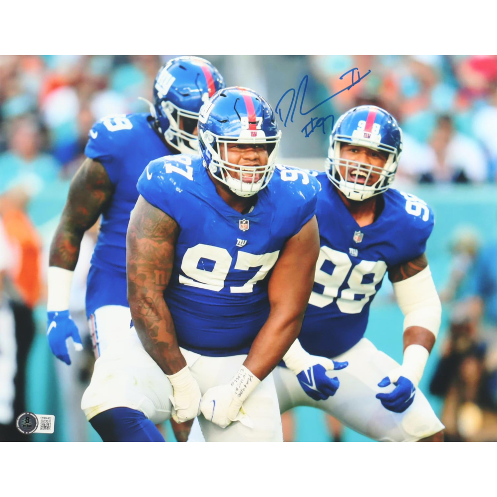 Dexter Lawrence II Signed Giants 11x14 Photo (Beckett) at PristineAuction.com
