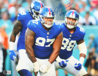Dexter Lawrence II Signed Giants 11x14 Photo (Beckett) at PristineAuction.com
