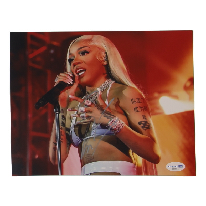 GloRilla Signed 8x10 Photo (ACOA) at PristineAuction.com GloRilla Signed 8x10 Photo (ACOA) at PristineAuction.com