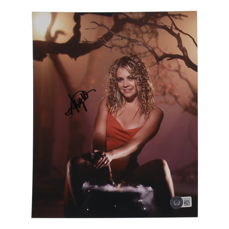 Melissa Joan Hart Signed "Sabrina the Teenage Witch" 8x10 Photo (Beckett) at PristineAuction.com Melissa Joan Hart Signed "Sabrina the Teenage Witch" 8x10 Photo (Beckett) at PristineAuction.com