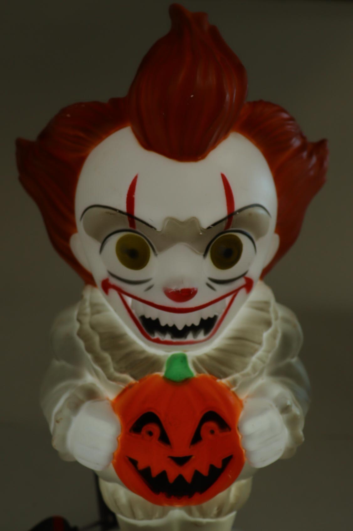 Jackson Robert Scott Signed "IT" Pennywise Character Lamp Inscribed "Georgie" & "You'll Float Too!" (JSA) at PristineAuction.com Jackson Robert Scott Signed "IT" Pennywise Character Lamp Inscribed "Georgie" & "You'll Float Too!" (JSA) at PristineAuction.com
