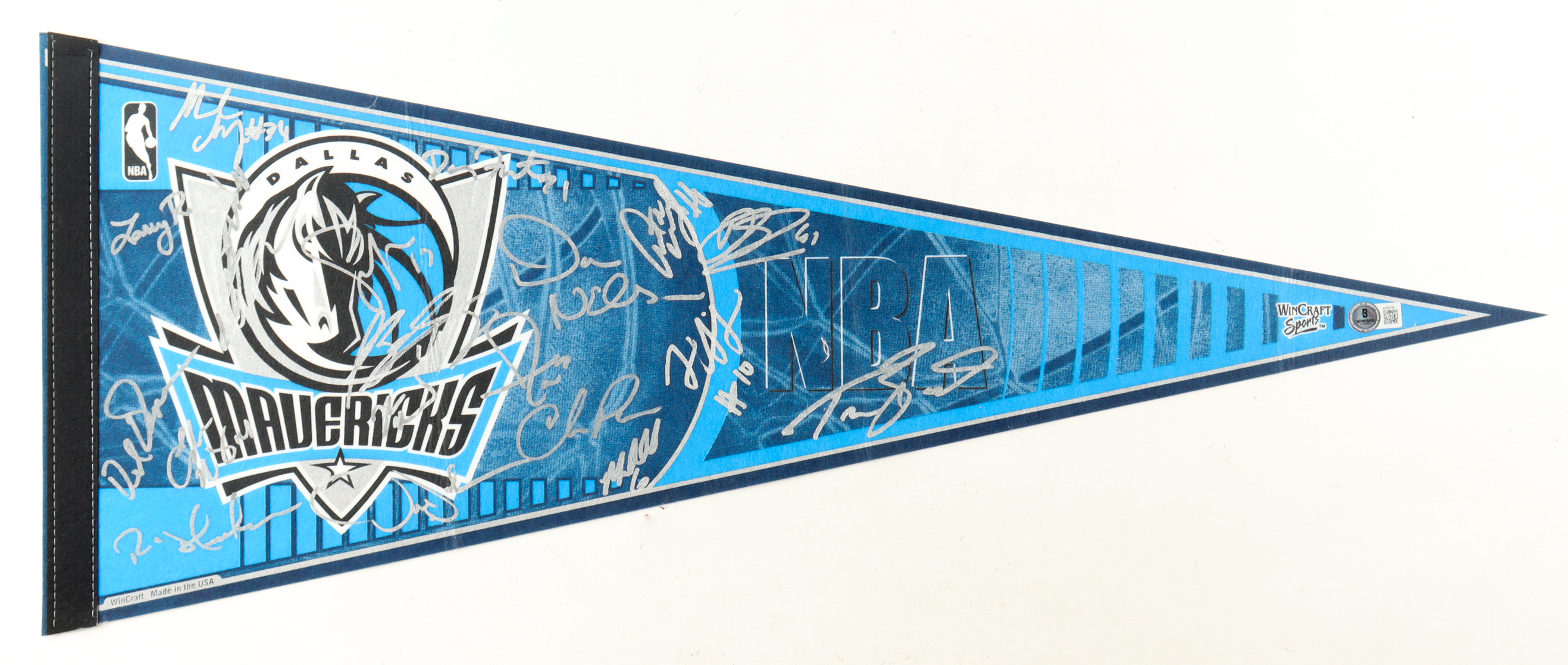 2004 Mavericks Felt Pennant Flag Team-Signed By (19) With Dirk Nowitzki, Steve Nash, Don Nelson, Rolando Blackman (Beckett) at PristineAuction.com 2004 Mavericks Felt Pennant Flag Team-Signed By (19) With Dirk Nowitzki, Steve Nash, Don Nelson, Rolando Blackman (Beckett) at PristineAuction.com