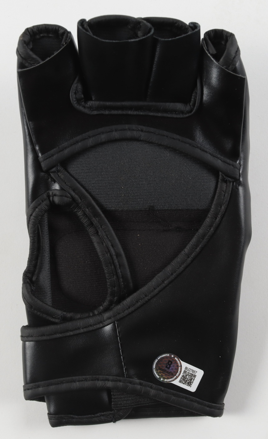 Raquel Pennington Signed Custom USA MMA Fight Glove (Beckett) at PristineAuction.com Raquel Pennington Signed Custom USA MMA Fight Glove (Beckett) at PristineAuction.com