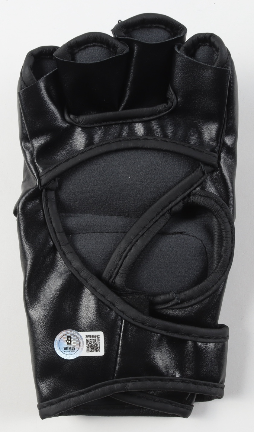 Israel Adesanya Signed Custom Australia MMA Fight Glove (Beckett) at PristineAuction.com Israel Adesanya Signed Custom Australia MMA Fight Glove (Beckett) at PristineAuction.com